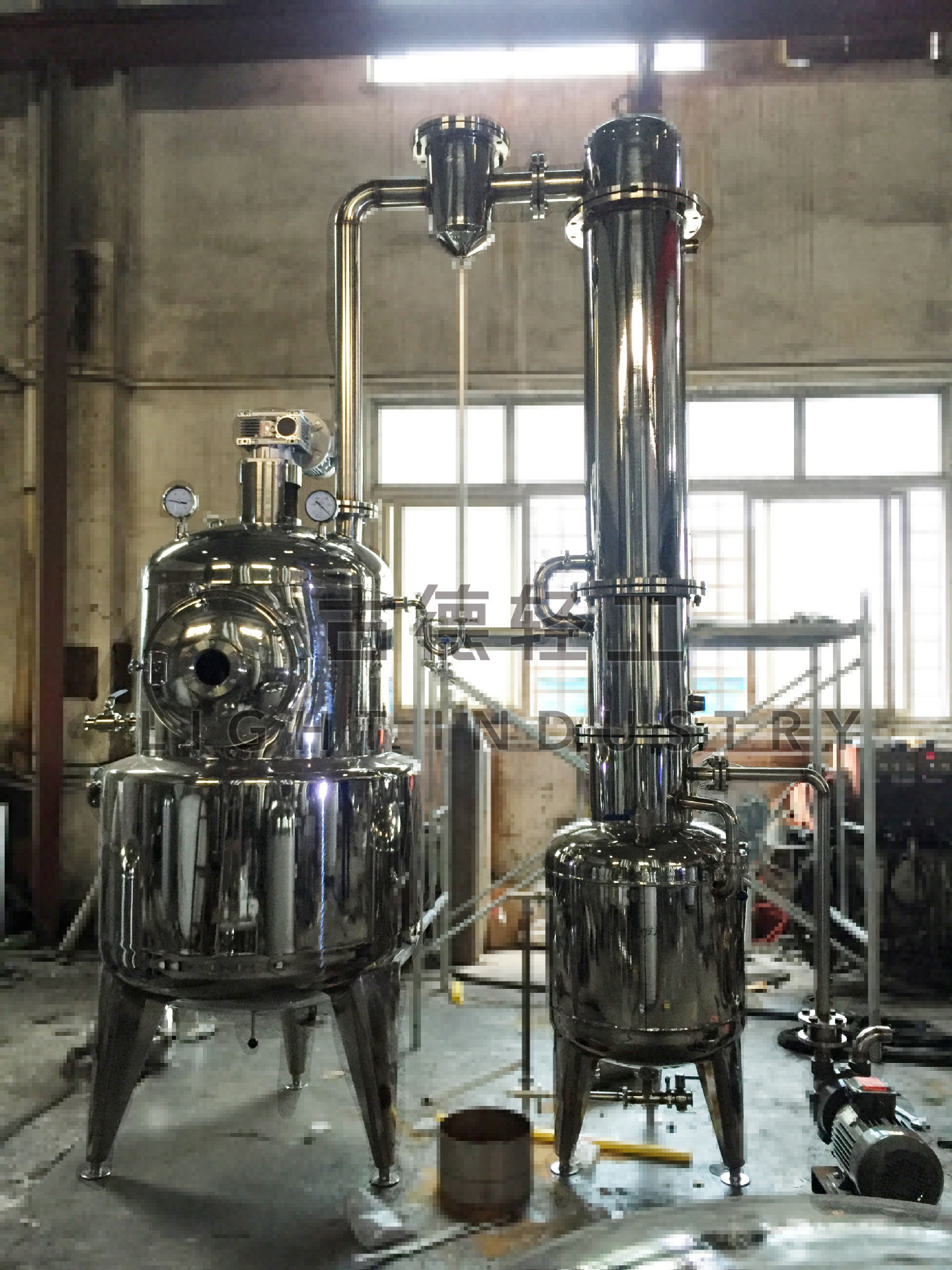 Vacuum-type enrichment tanks, negative-pressure-type evaporationers, single-effect evaporationers, ball-type extraction enrichment equipment.