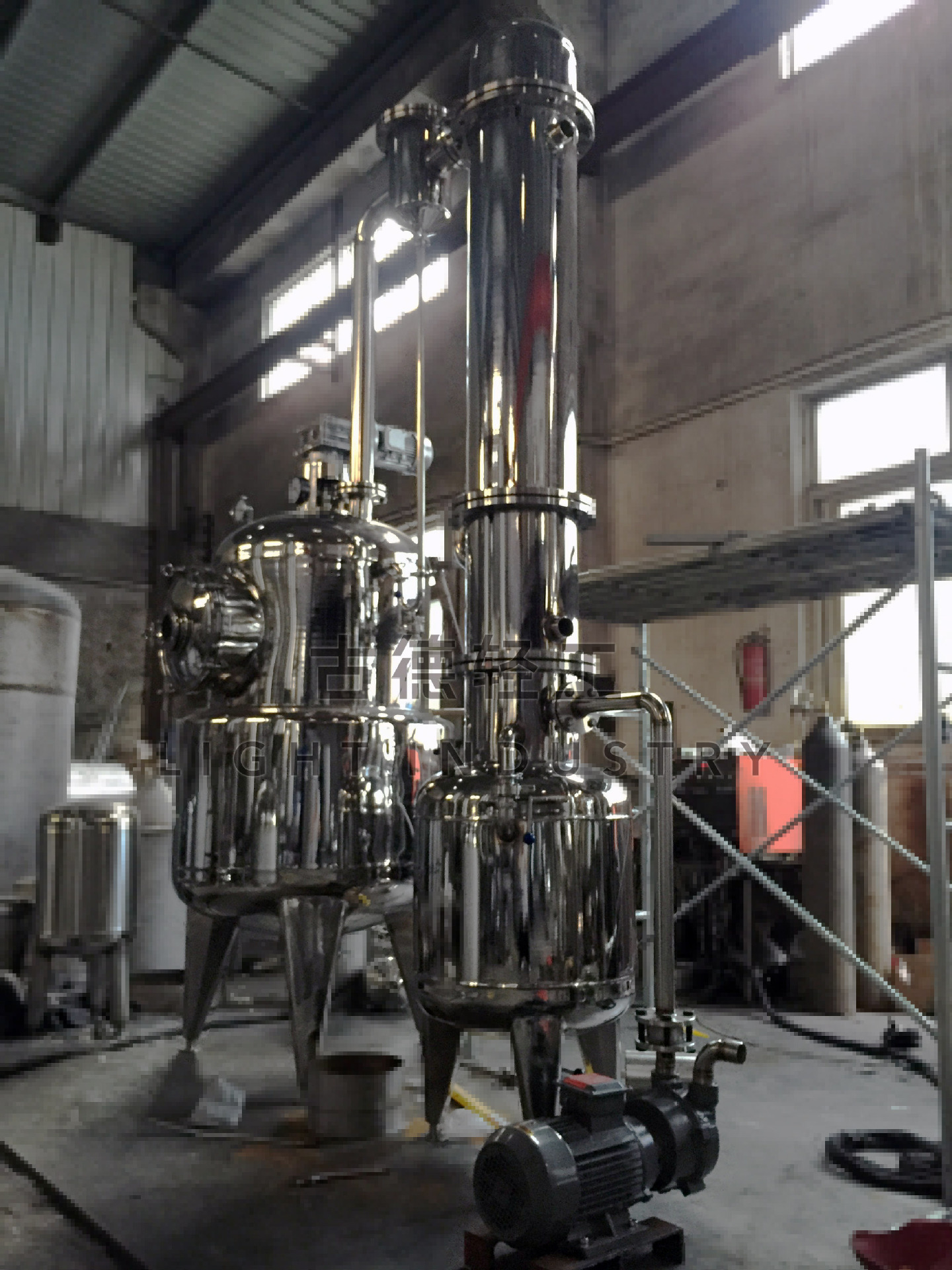Vacuum-type enrichment tanks, negative-pressure-type evaporationers, single-effect evaporationers, ball-type extraction enrichment equipment.