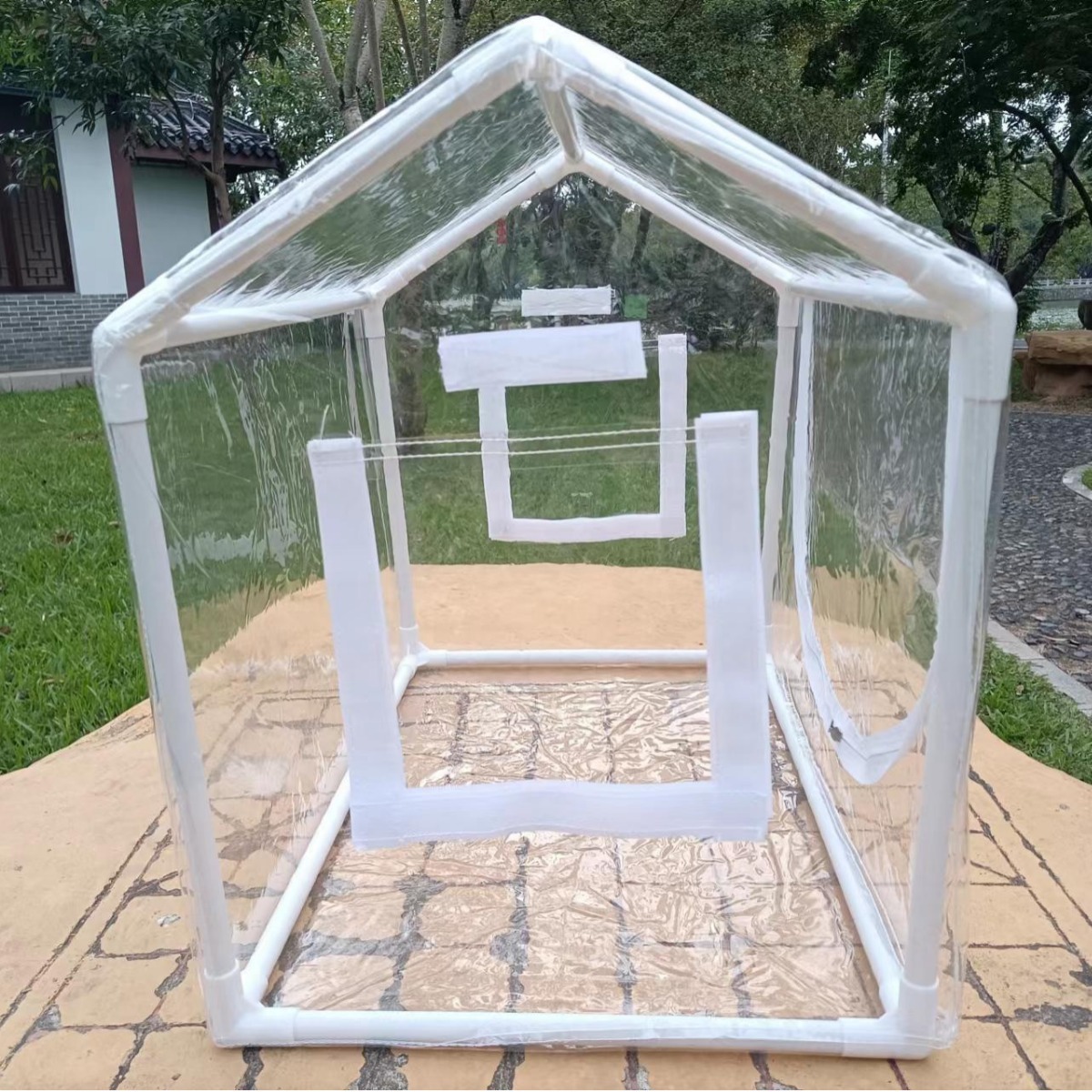 Cung cấp qua hàng rào các nhà bếp mái nhà để giữ cho các nhà máy phát điện trong suốt toàn bộ cây trồng lều