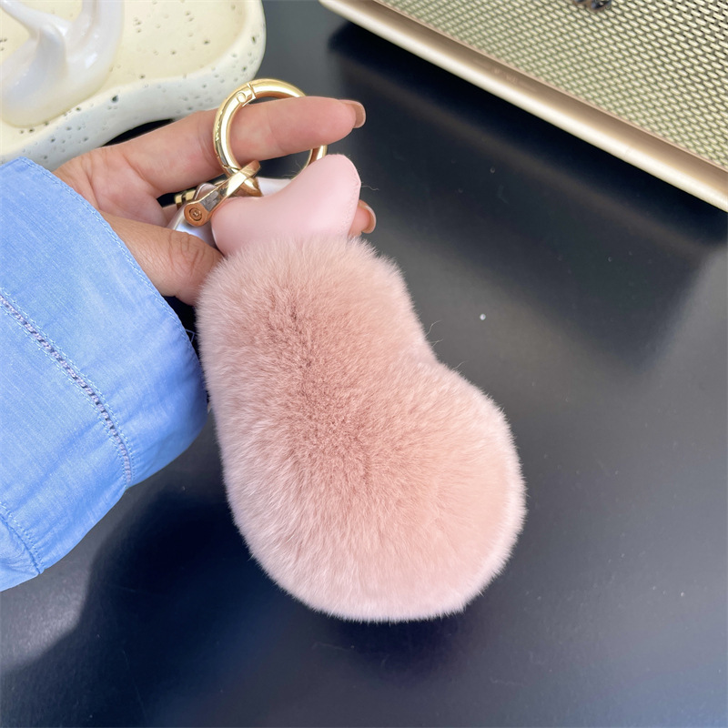 Fancy little twits, little chicken-legged car key buttons on a velvet doll bag for birthdays.