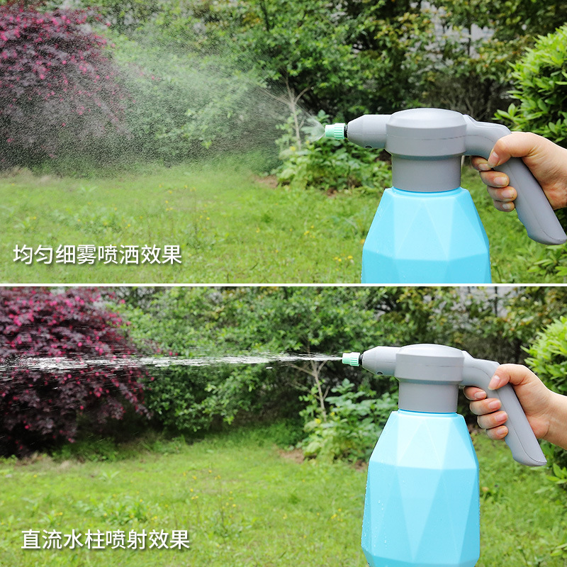 Máy phun nước có thể nạp đầy nước.