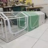Nhà tắm nóng ở tầng thượng được tùy chỉnh trong suốt toàn bộ lều trồng cây bên kia biên giới