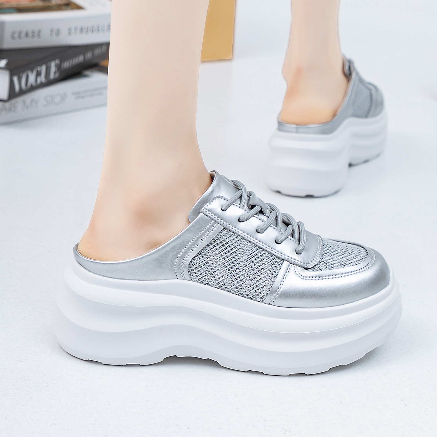 Cross-border offerings to white shoes, white shoes, dreaming of 2024 Spring New Fashion Half-Shoes.