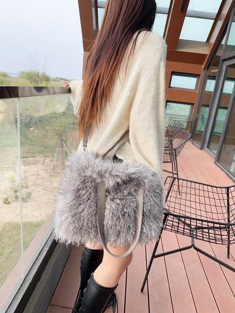 The Japanese-Hantot pack is a light-skinned, light-sized, high-capacity, hand-held, fur-skin wrap.