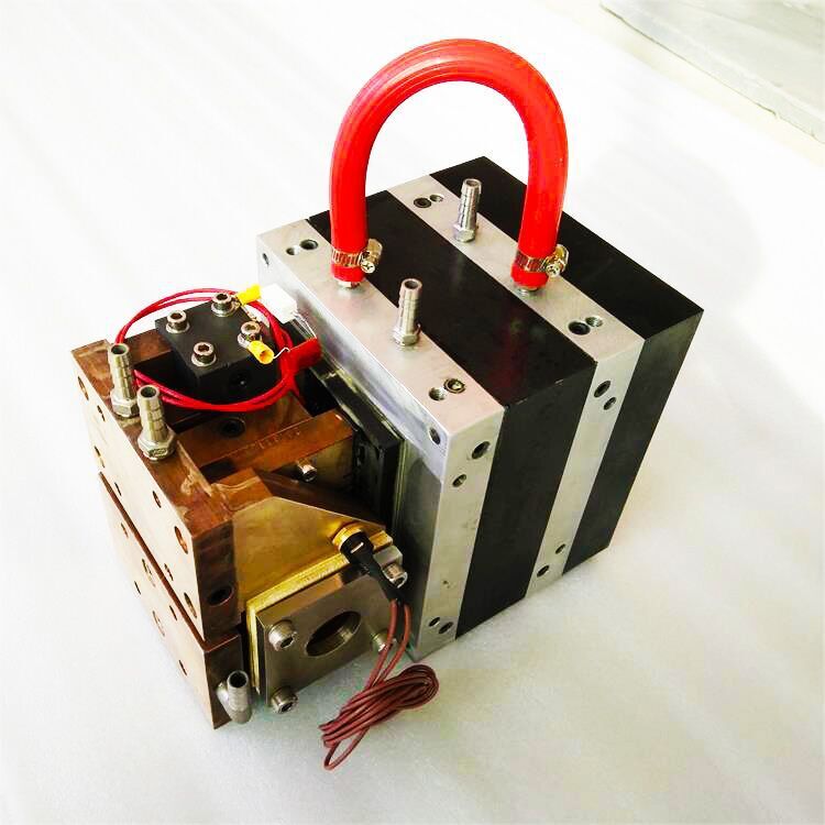 Transverse direct current power transformer in German plant automation