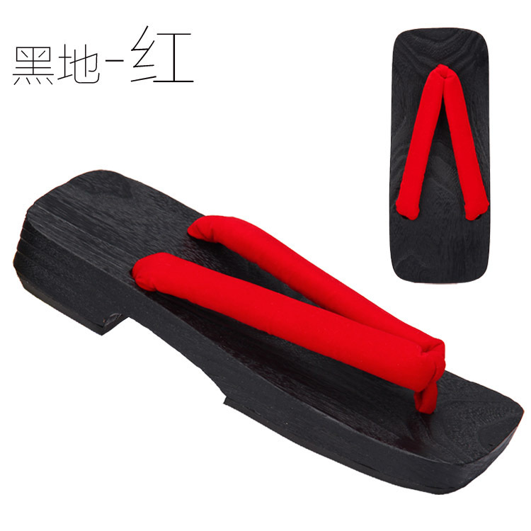 Chiếc tàu Nhật Bản được buộc vào đôi giày gỗ của một người đàn ông cao 35 cm, rộng 10 cm và không màu.