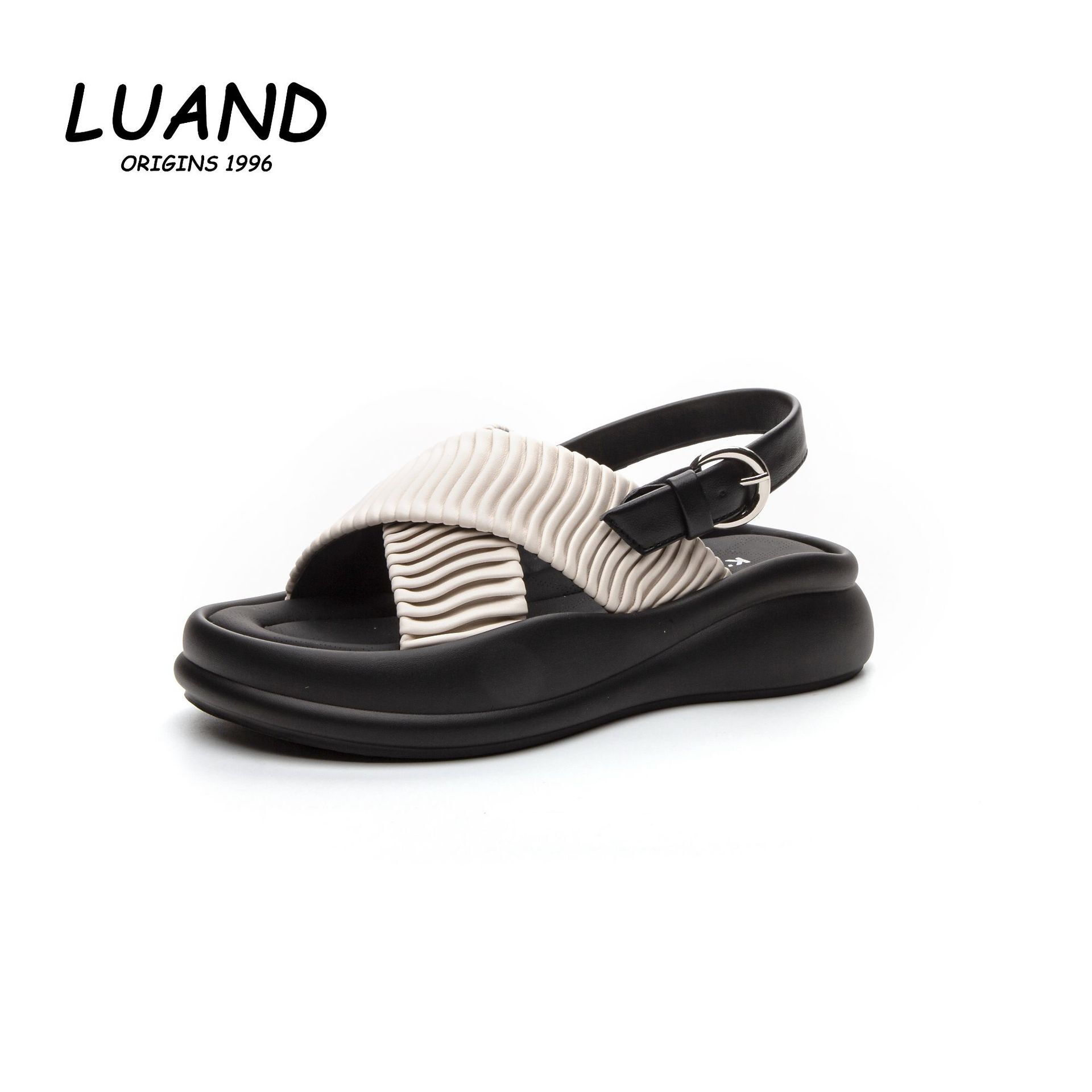 Cross-border specializing in women with heavy bottom slippers, 2024 summer new slippers, wearing a girl-size-size-size-style skank.