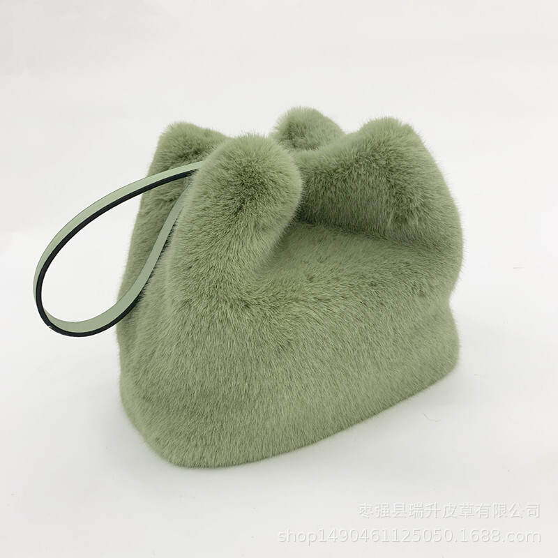 A new twilight-like tweezer box, tweaked twilight handbags across fashion routines.