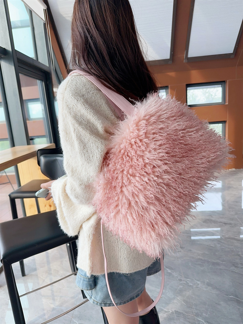 The Japanese-Hantot pack is a light-skinned, light-sized, high-capacity, hand-held, fur-skin wrap.