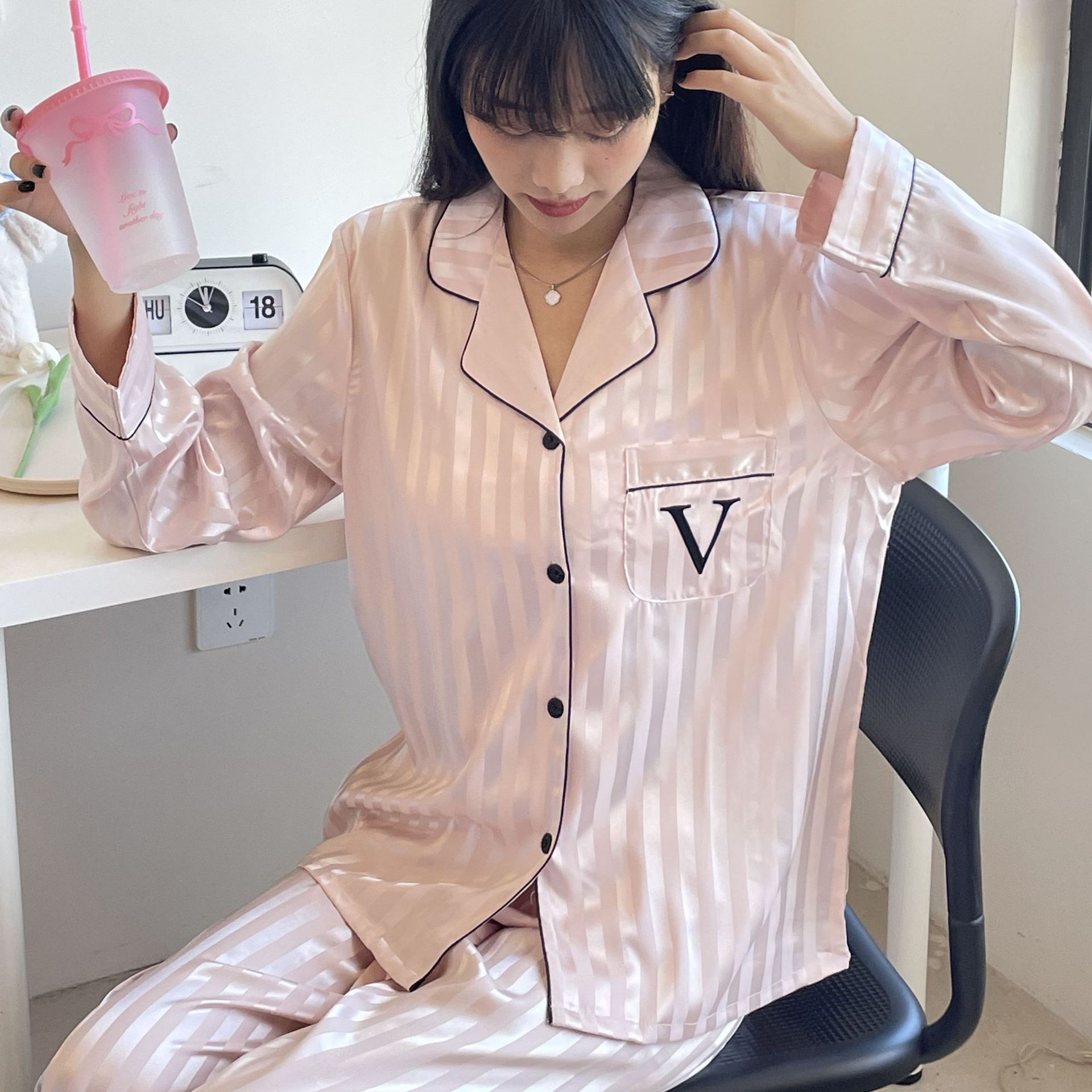 "Những tảng băng mùa thu và những chiếc khăn ngủ."
