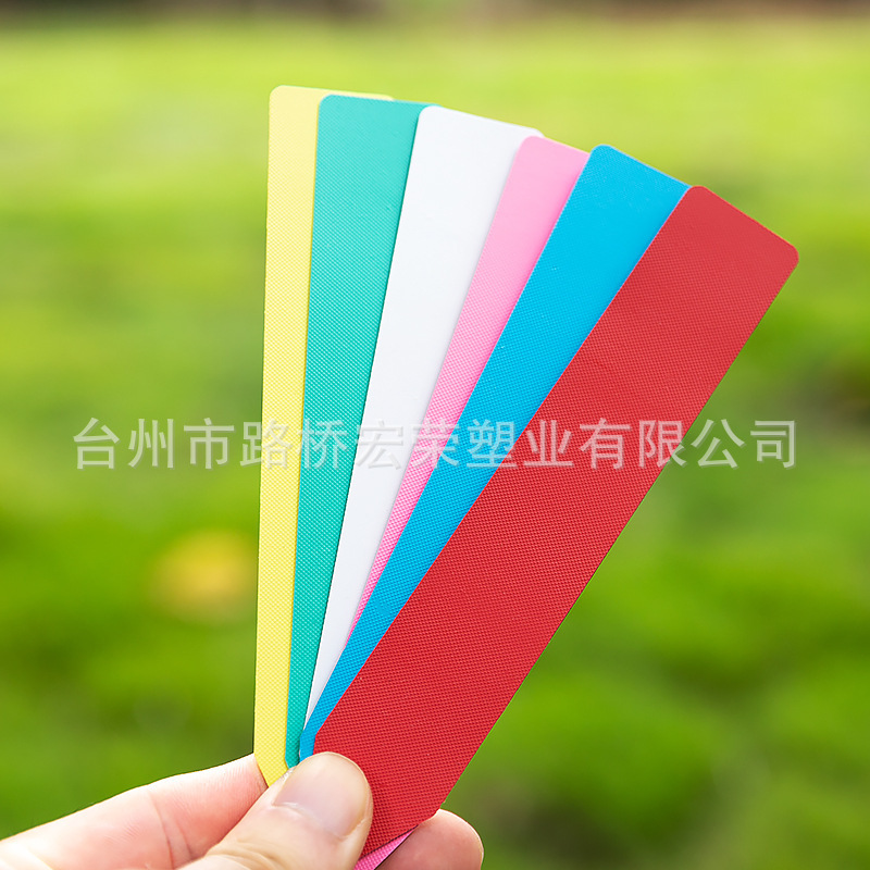 Làm vườn chống nước bằng nhựa, một nhãn hoa kiểu phông chữ, nhiều người làm ra dấu hiệu của hoa lan