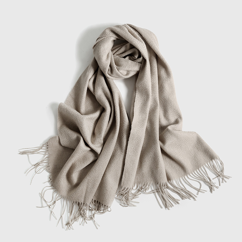 1.8 180 wool-coloured scarf overvalue.