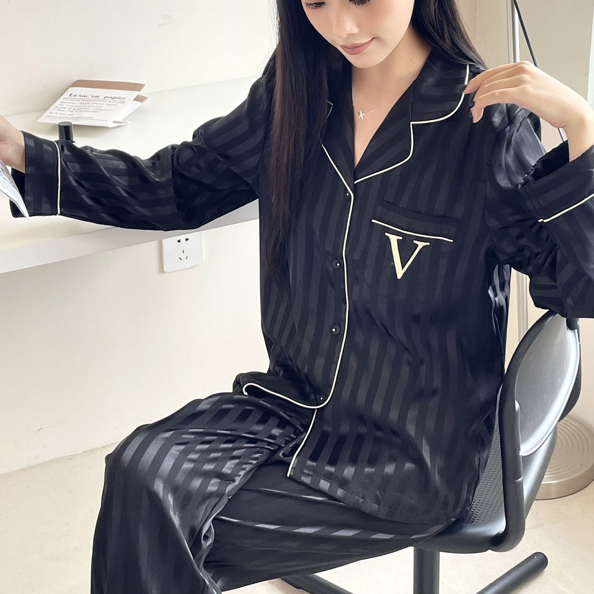 "Những tảng băng mùa thu và những chiếc khăn ngủ."