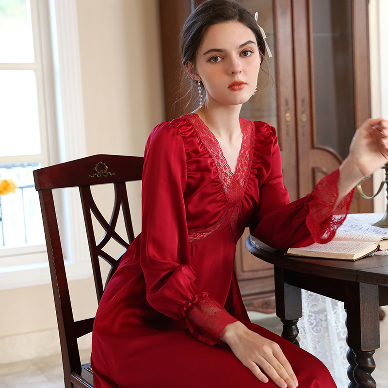 Sợi đăng-ten Pháp mới của mùa thu, đồ ngủ dài.