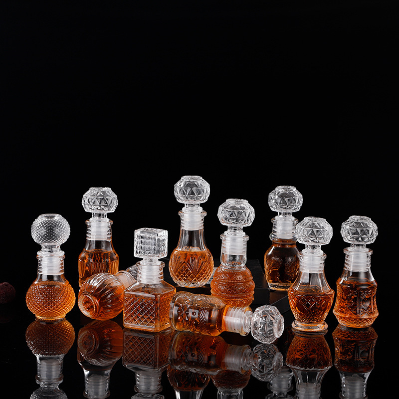 50 ml transparent and thicker mini glass bottle decorated and sealed wine tank bottle red wine awakener