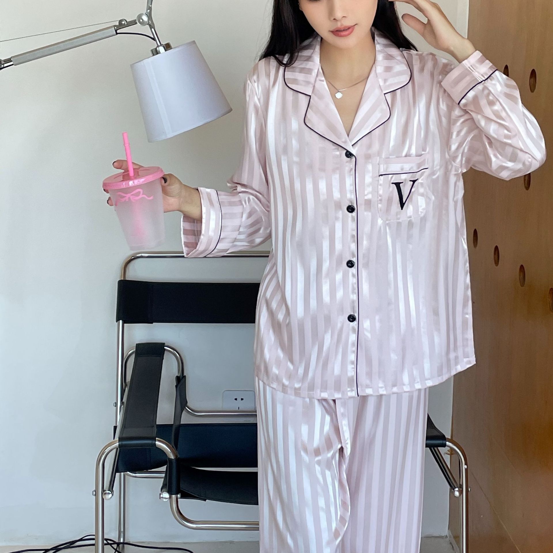 "Những tảng băng mùa thu và những chiếc khăn ngủ."