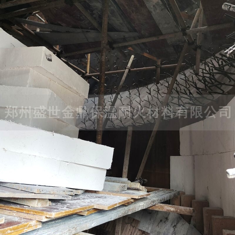 高溫硅酸鈣板HCS-20長方形水泥窯廠篦冷機煙室隔熱保溫用廠家生產
