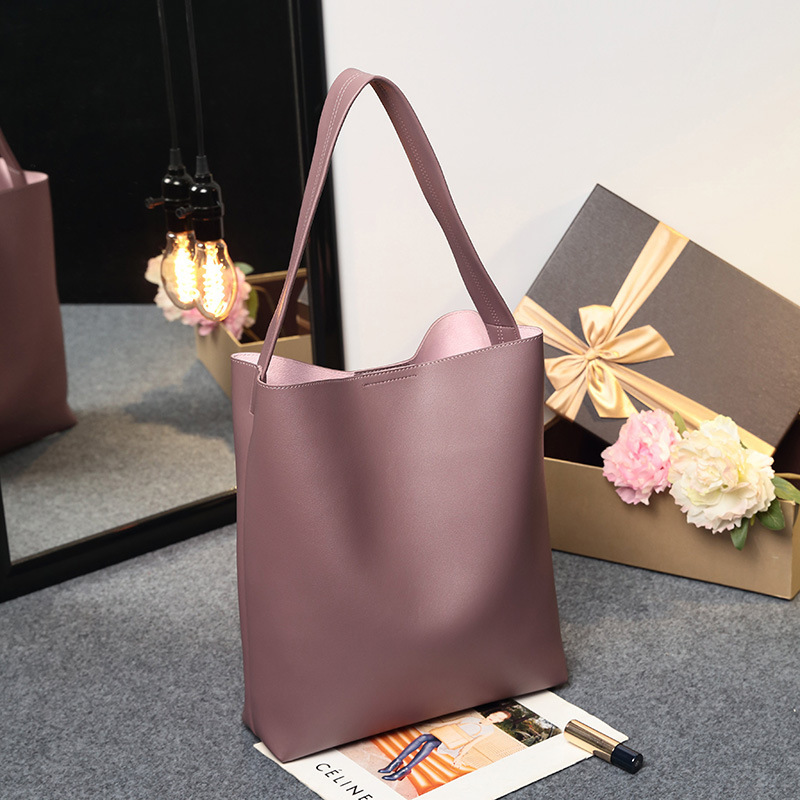 The woman's bag OEM customises a 2023 new E.S.R. handbag with two bags of bags.