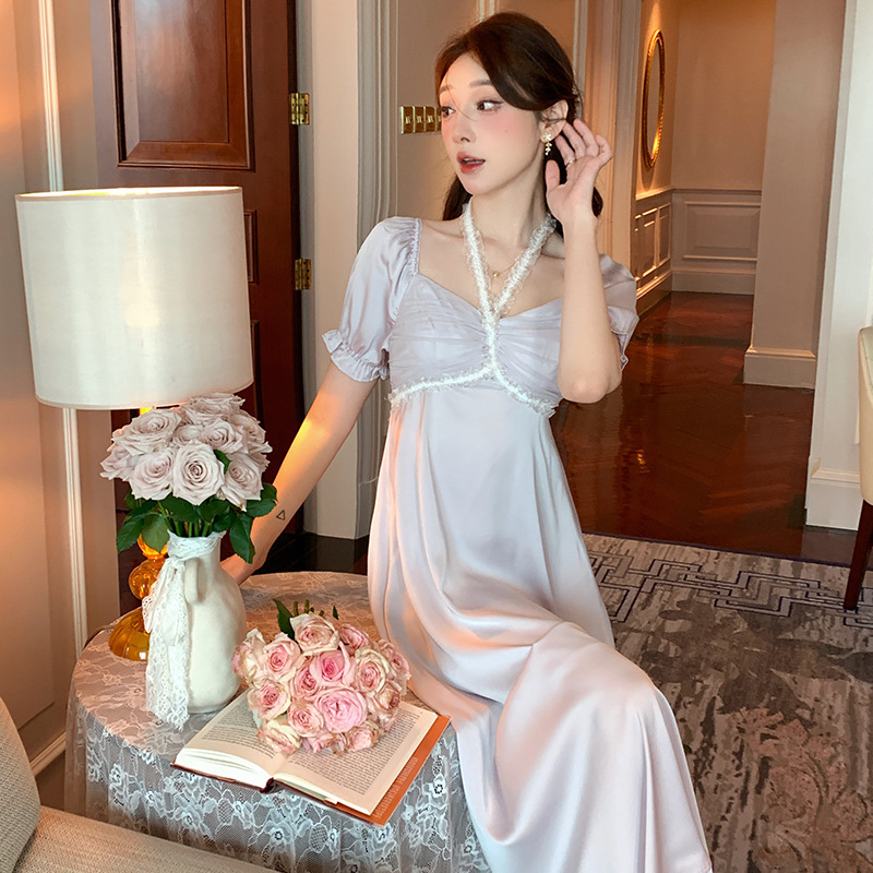 Quần short mùa hè của cô gái mộng du dài, ngọt ngào và thuần khiết, điên cuồng Pháp, quyến rũ.