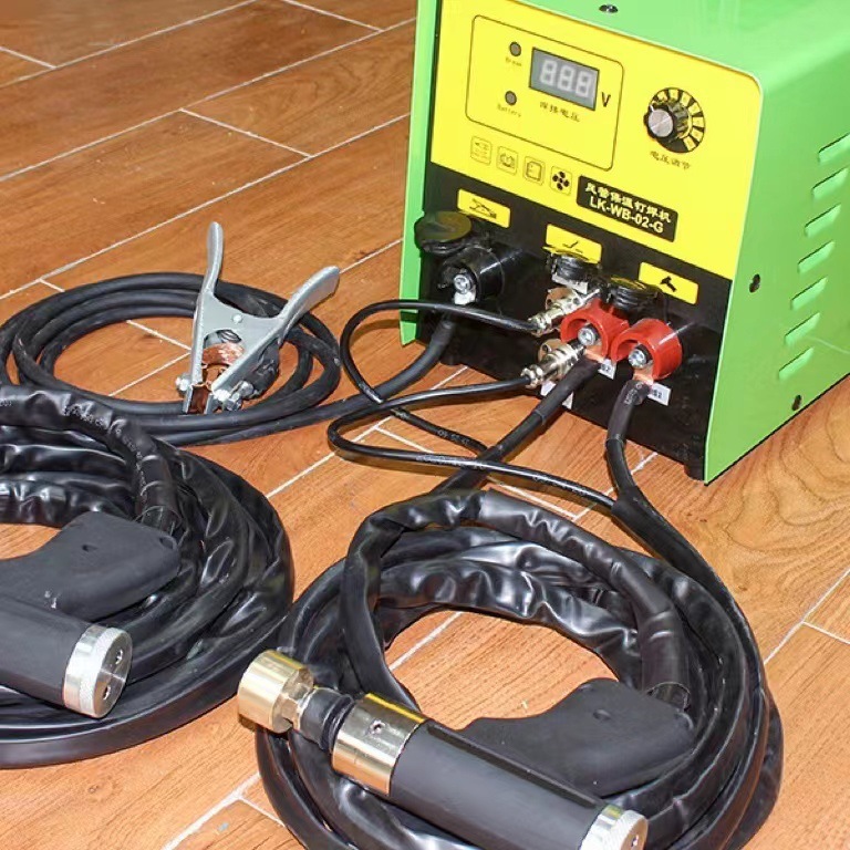 Power storage power screw welders, wind pipes to keep the temperature of the moisto welders, screw welders.