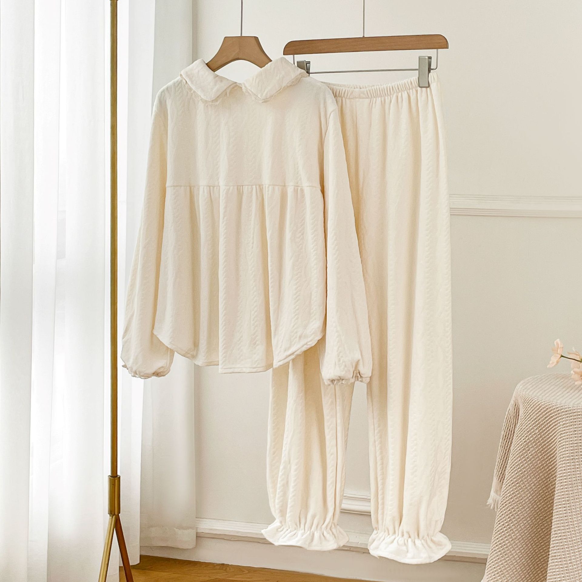 "Atumn và mùa đông pyjama với nhỏ, ngọt ngào, nhung, ngắn gọn, vui vẻ, quần áo mới cho gia đình."