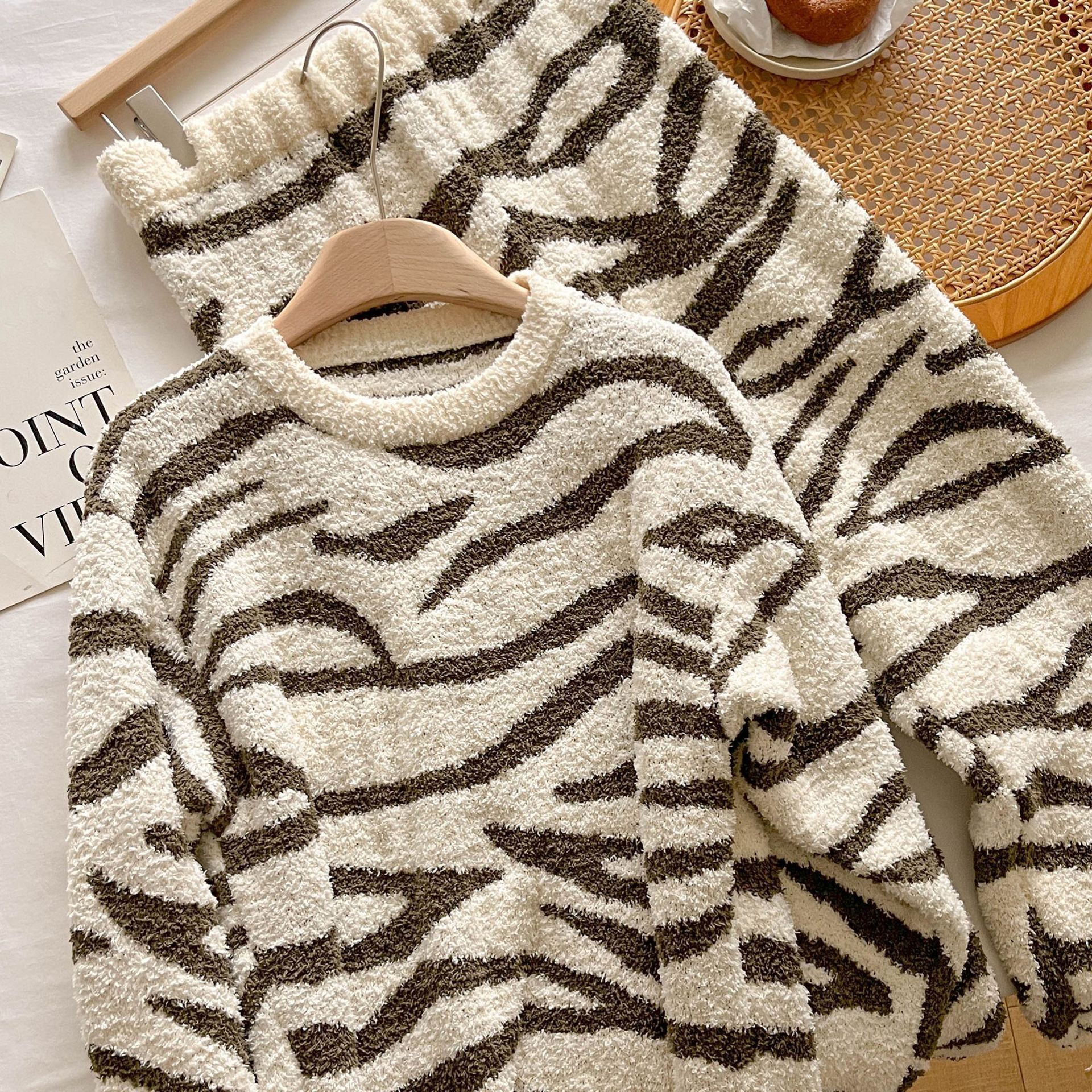 Ngựa vằn sọc, mềm mại, pyjamas trang trí và vải nhung dài, bộ đồ vải bông dài