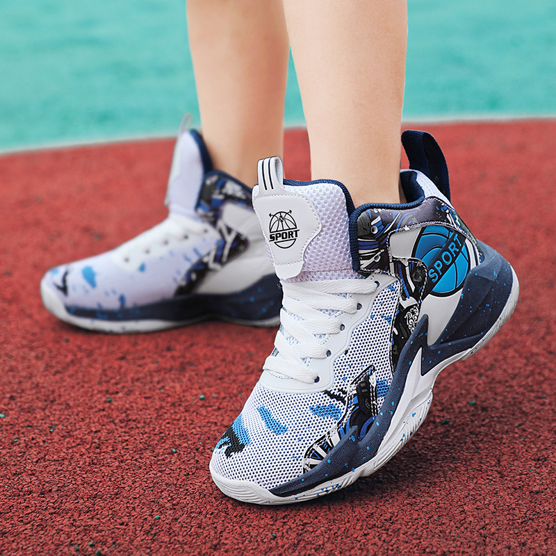 New sports basketball shoes for summer 2023. Comfortable tremors.