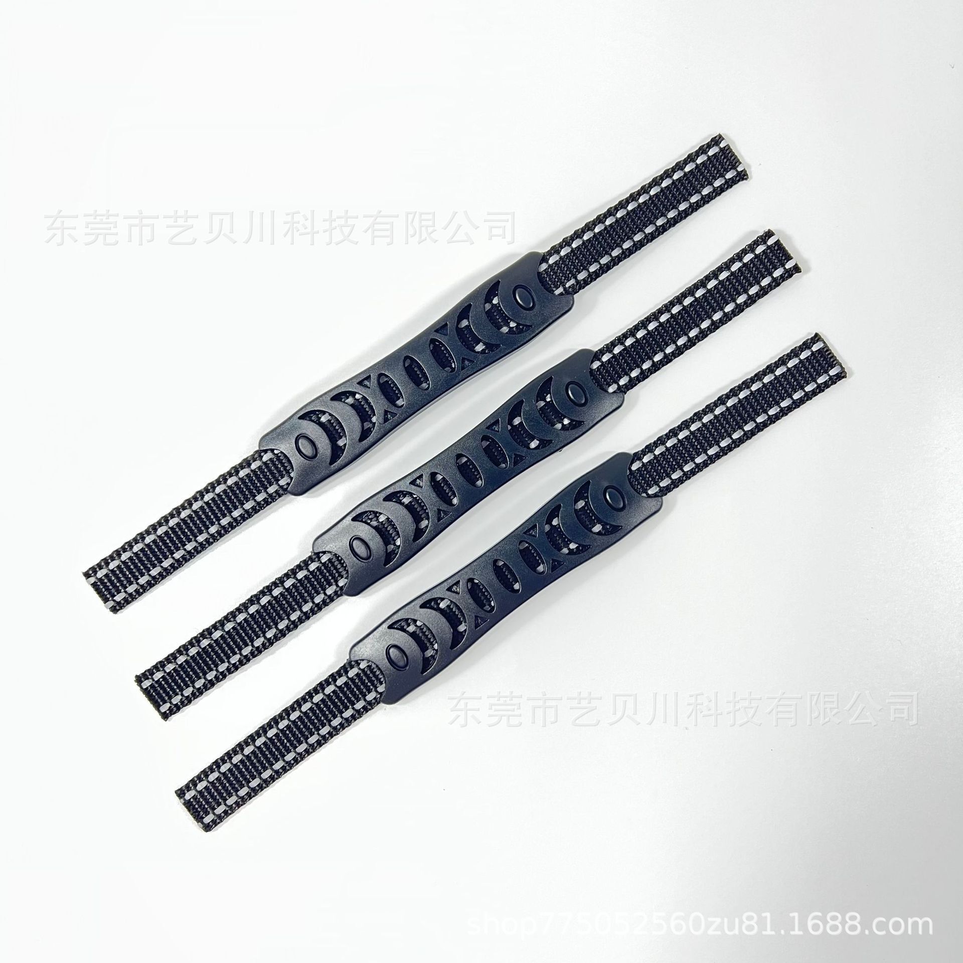Tay yếu đuối, tay trong ba lô, tay cầm túi nhựa, tay túi xách.