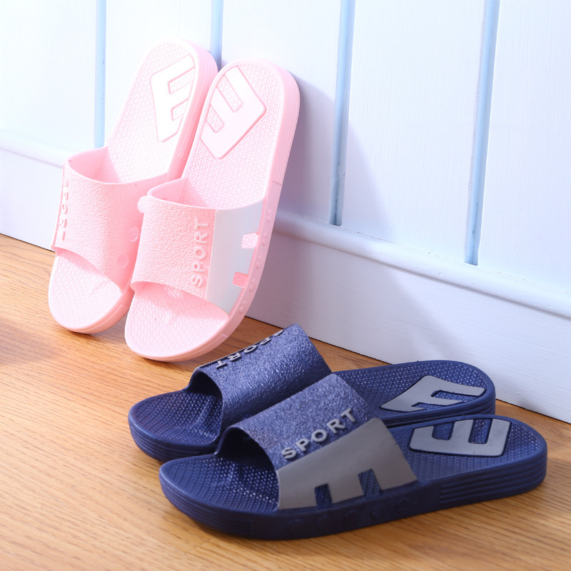 Home-based slipper girl, home-based plastic couple in the summer bathroom, summer-based sandals.