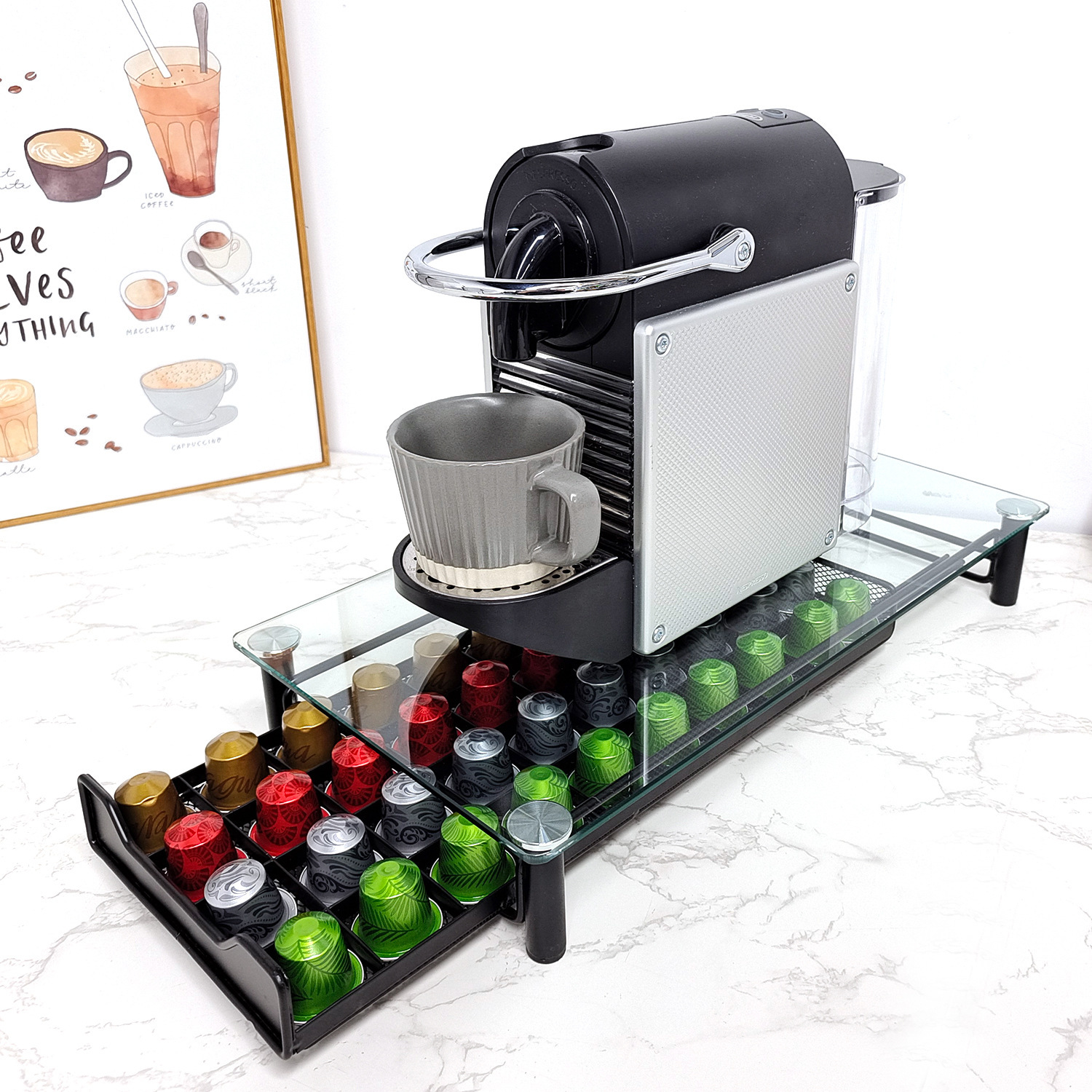 Sherry Nesso Nespresso Ness tập hợp 40 hạt trong ngăn kéo đựng cà phê.