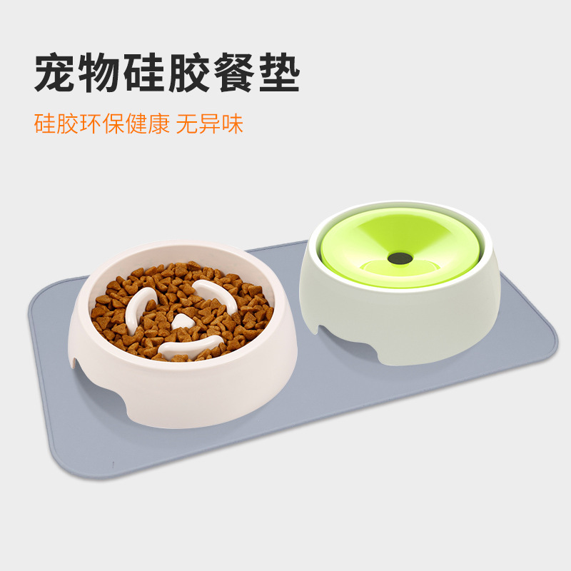 Một con mèo nuôi với nước sốt silicon. Nước sốt Silicon.