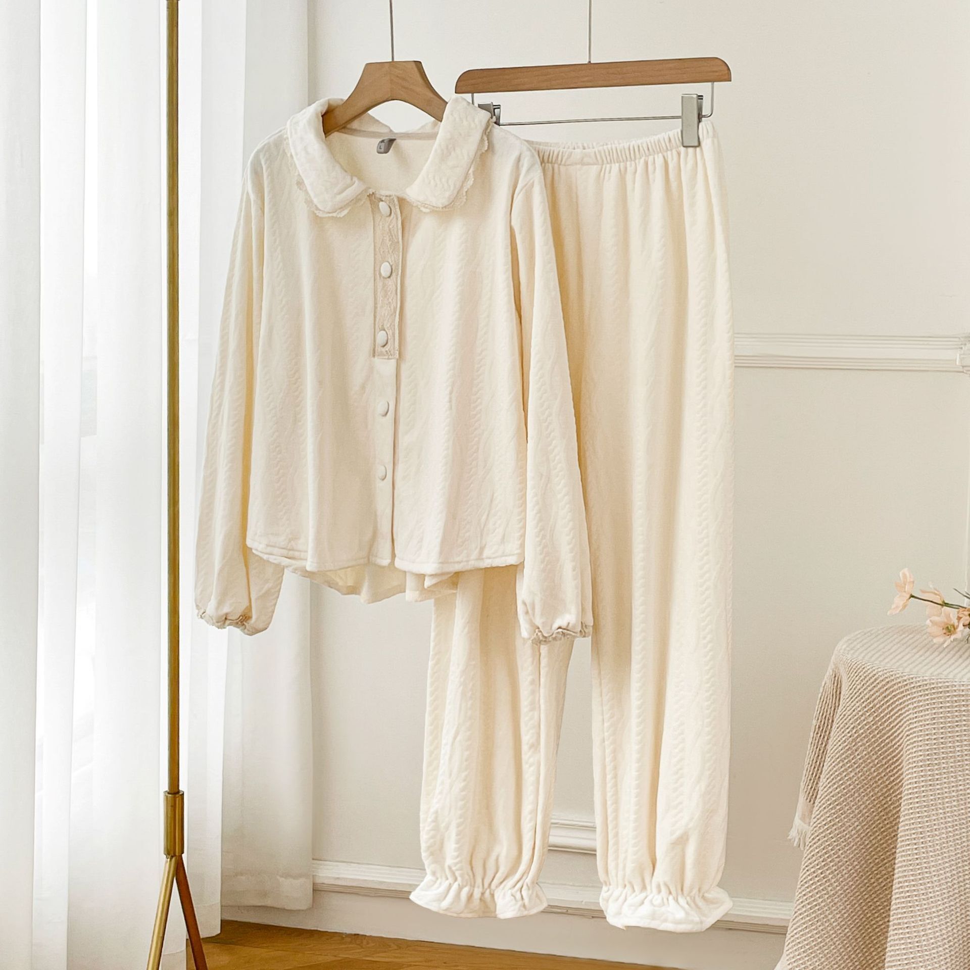 "Atumn và mùa đông pyjama với nhỏ, ngọt ngào, nhung, ngắn gọn, vui vẻ, quần áo mới cho gia đình."