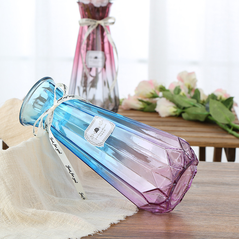 Nước thủy tinh kiểu Ins-Nord mới là nước sạch trong đồ trang trí nhà khô, hiện đại.