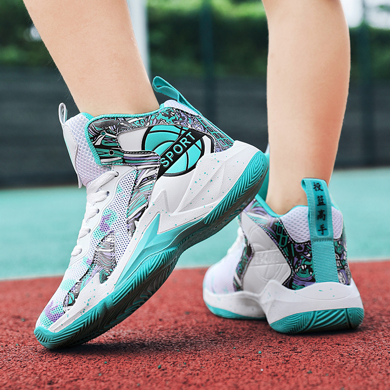New sports basketball shoes for summer 2023. Comfortable tremors.