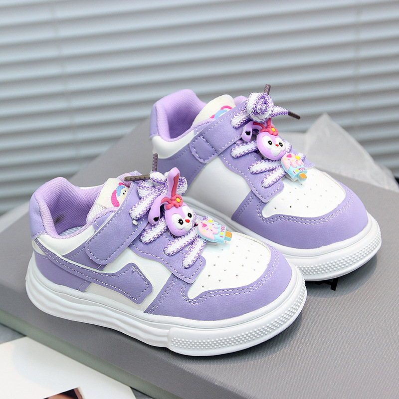 Children's shoes and cartoons, 2023 Spring Strawberry Bear's Newly Comfortable Girl's Leisure Shoes, and children's squirt shoes