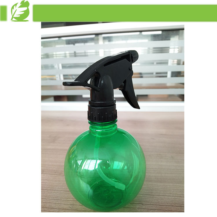 Sản xuất các loại bình đựng nước hình cầu, bình xịt nhựa A bán buôn, dụng cụ làm vườn đa năng