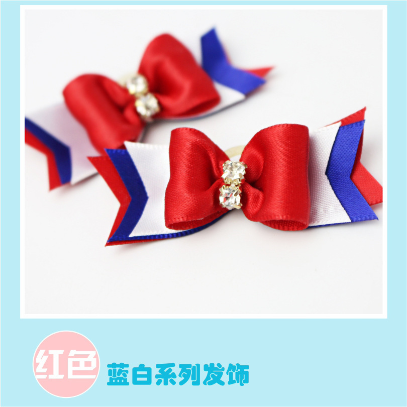 Một cái cà vạt thú cưng, một con chó với một tấm bảng nhỏ bán chạy.