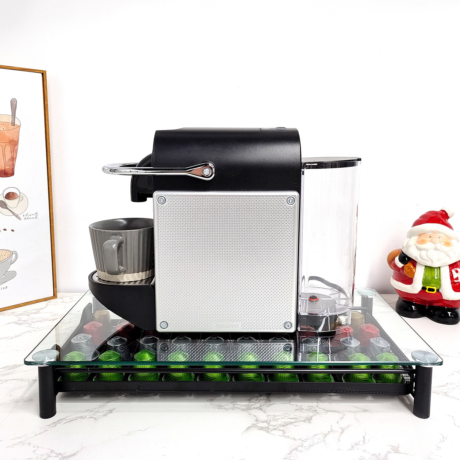 Sherry Nesso Nespresso Ness tập hợp 40 hạt trong ngăn kéo đựng cà phê.