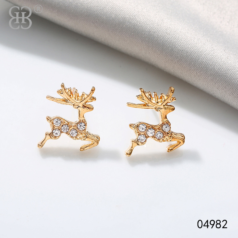 New alloy moose ear nails, Korean-style chimpanzee pearls, simple moose jewelry earrings.