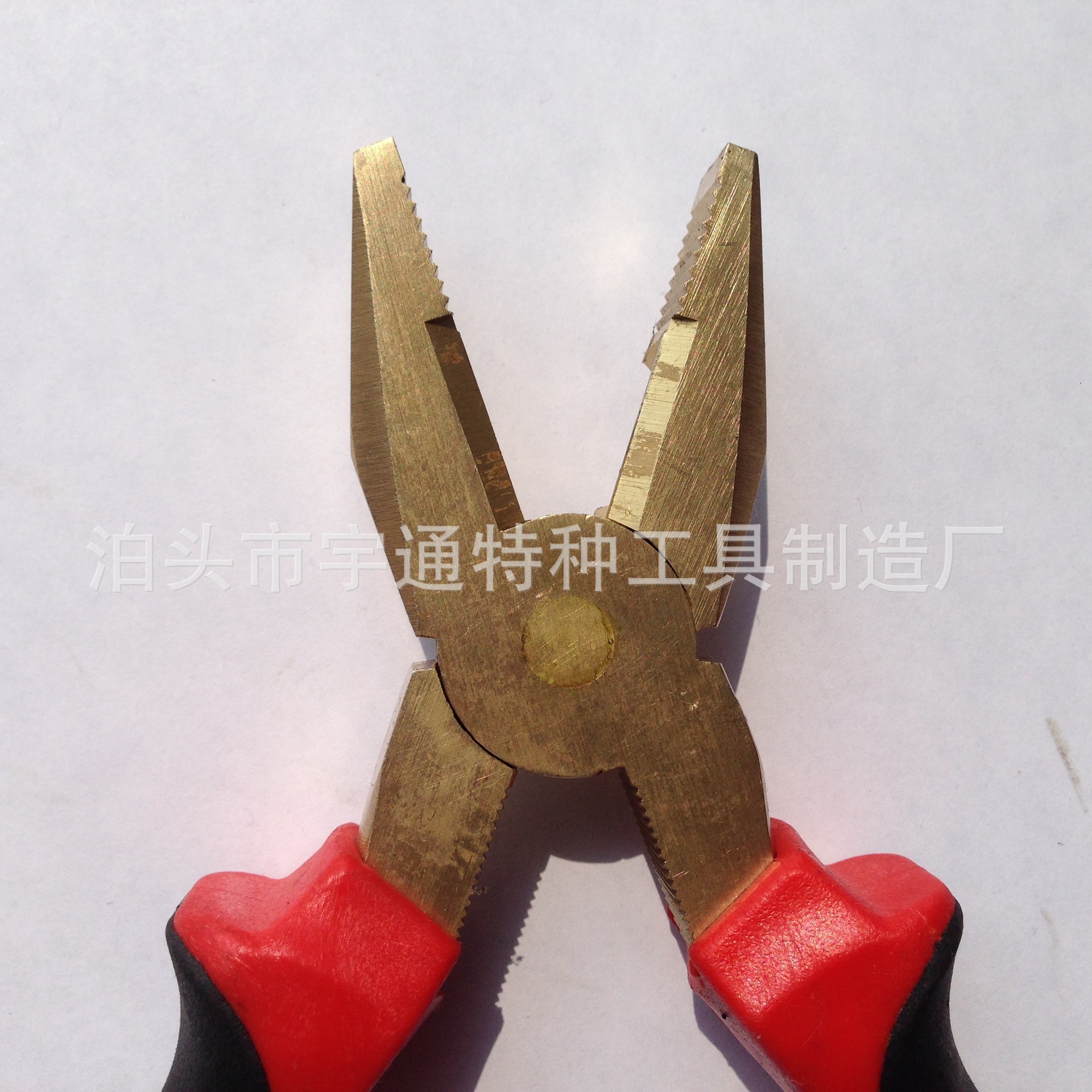 Long-term supply of blast-proof custard-resistant Magnetic Bronze Tiger-free spark wire pliers