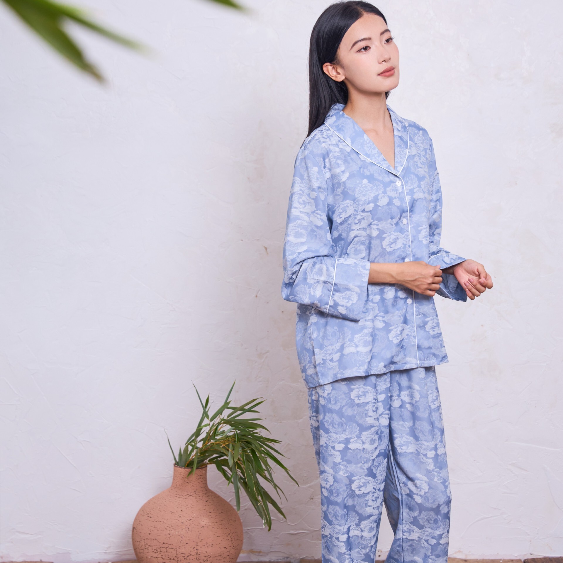 Bộ đồ mới cho cô gái mặc đồ ngủ Trung Quốc, mùa xuân và cô gái mùa thu.
