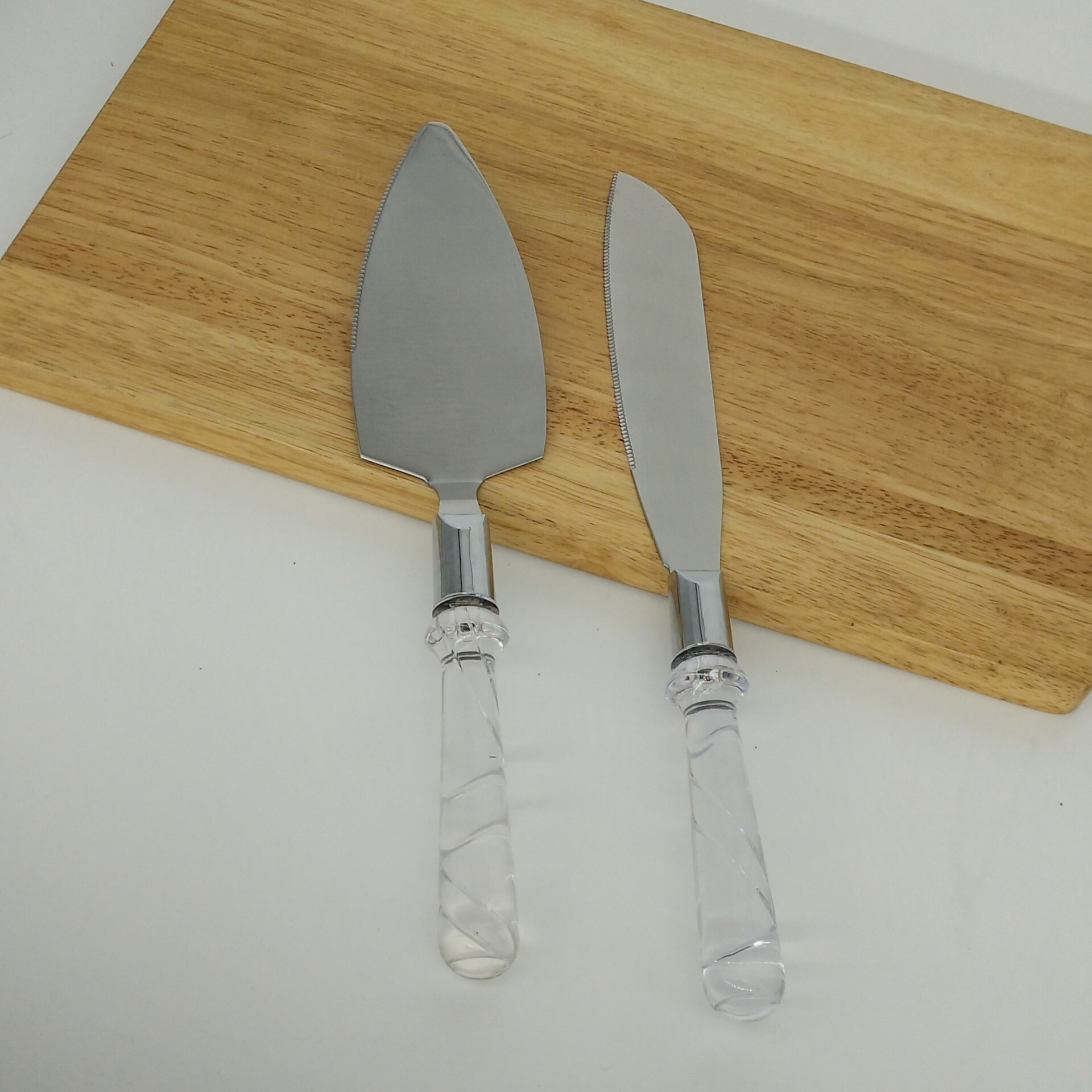 Stainless steel wedding goods, cake knife, bread knife.