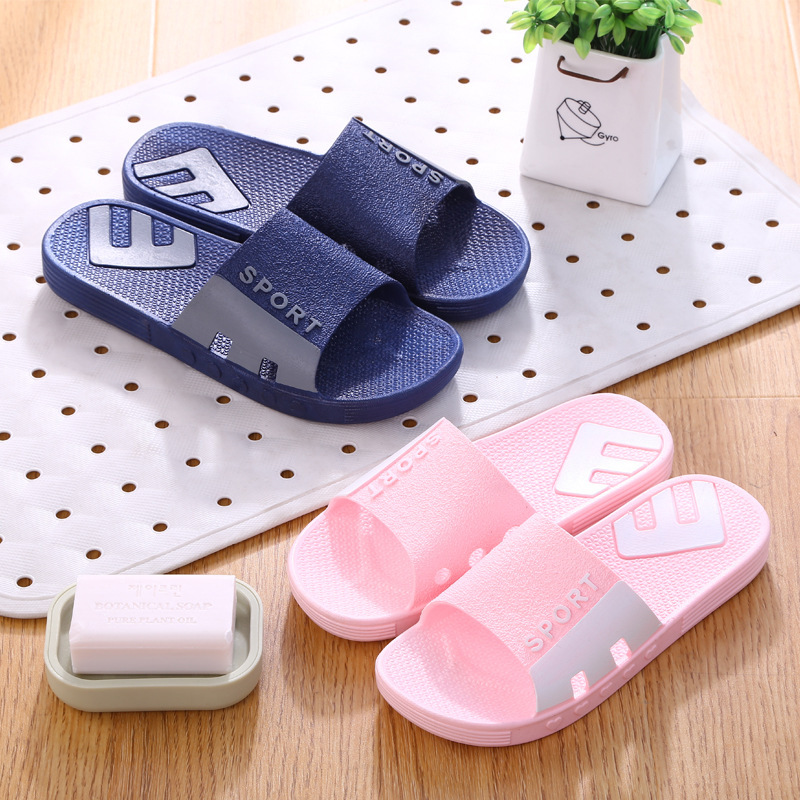 Home-based slipper girl, home-based plastic couple in the summer bathroom, summer-based sandals.