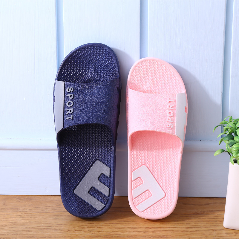 Home-based slipper girl, home-based plastic couple in the summer bathroom, summer-based sandals.