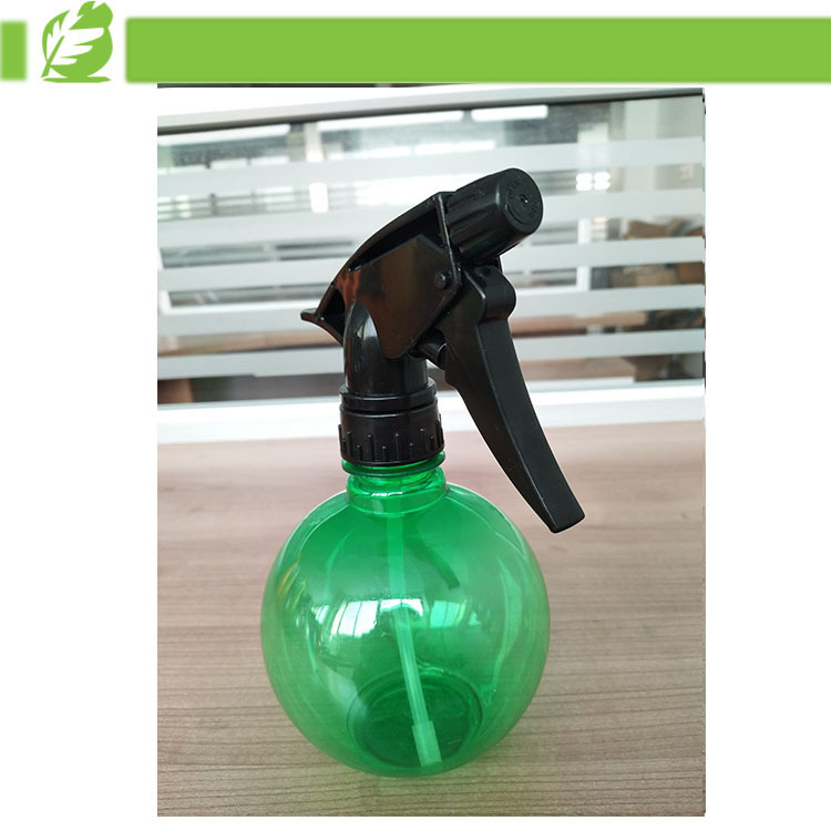 Sản xuất các loại bình đựng nước hình cầu, bình xịt nhựa A bán buôn, dụng cụ làm vườn đa năng