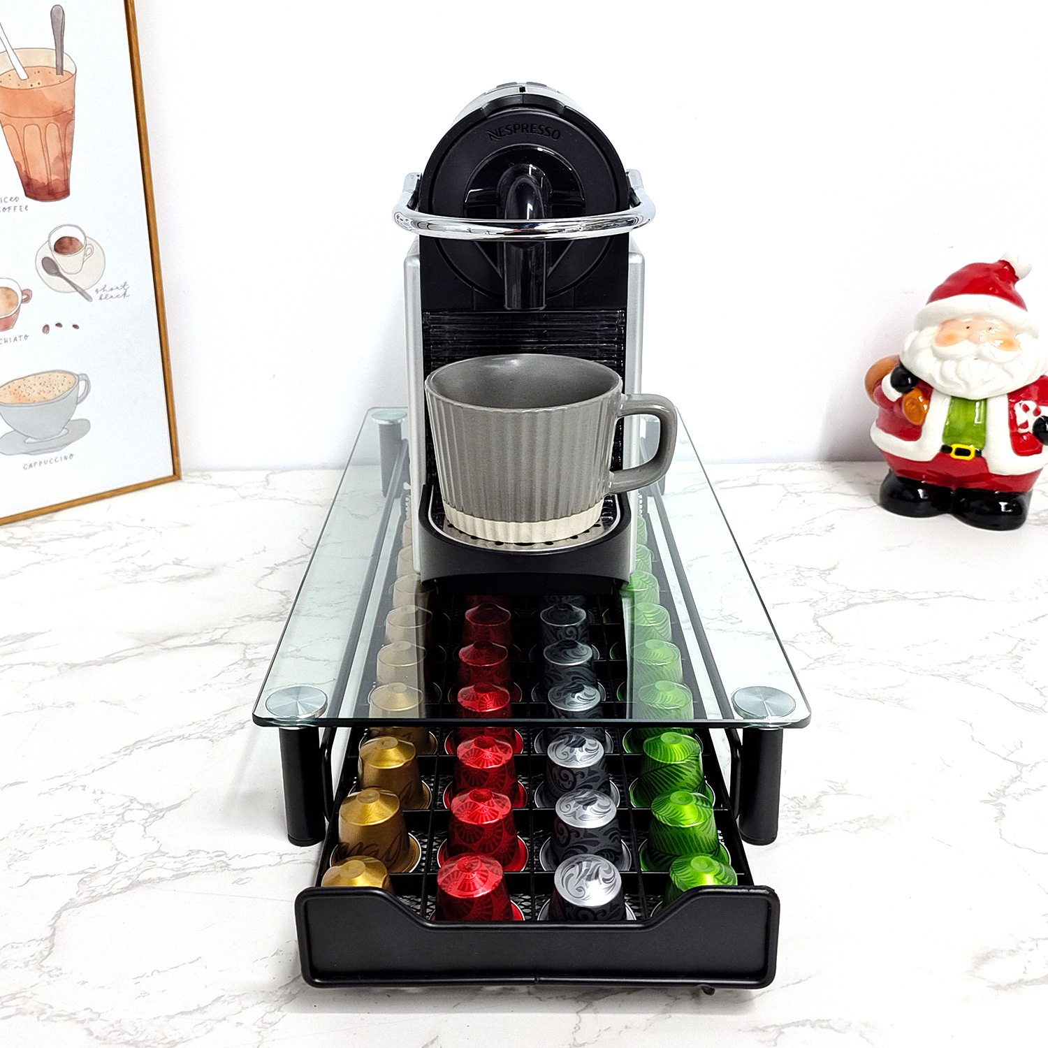 Sherry Nesso Nespresso Ness tập hợp 40 hạt trong ngăn kéo đựng cà phê.