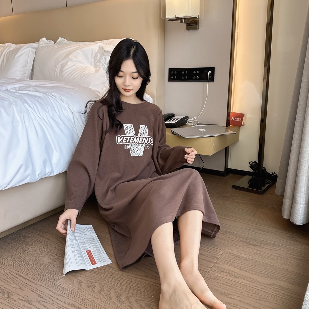Một chiếc xe lặn hai mặt mới vào mùa thu và mùa đông.