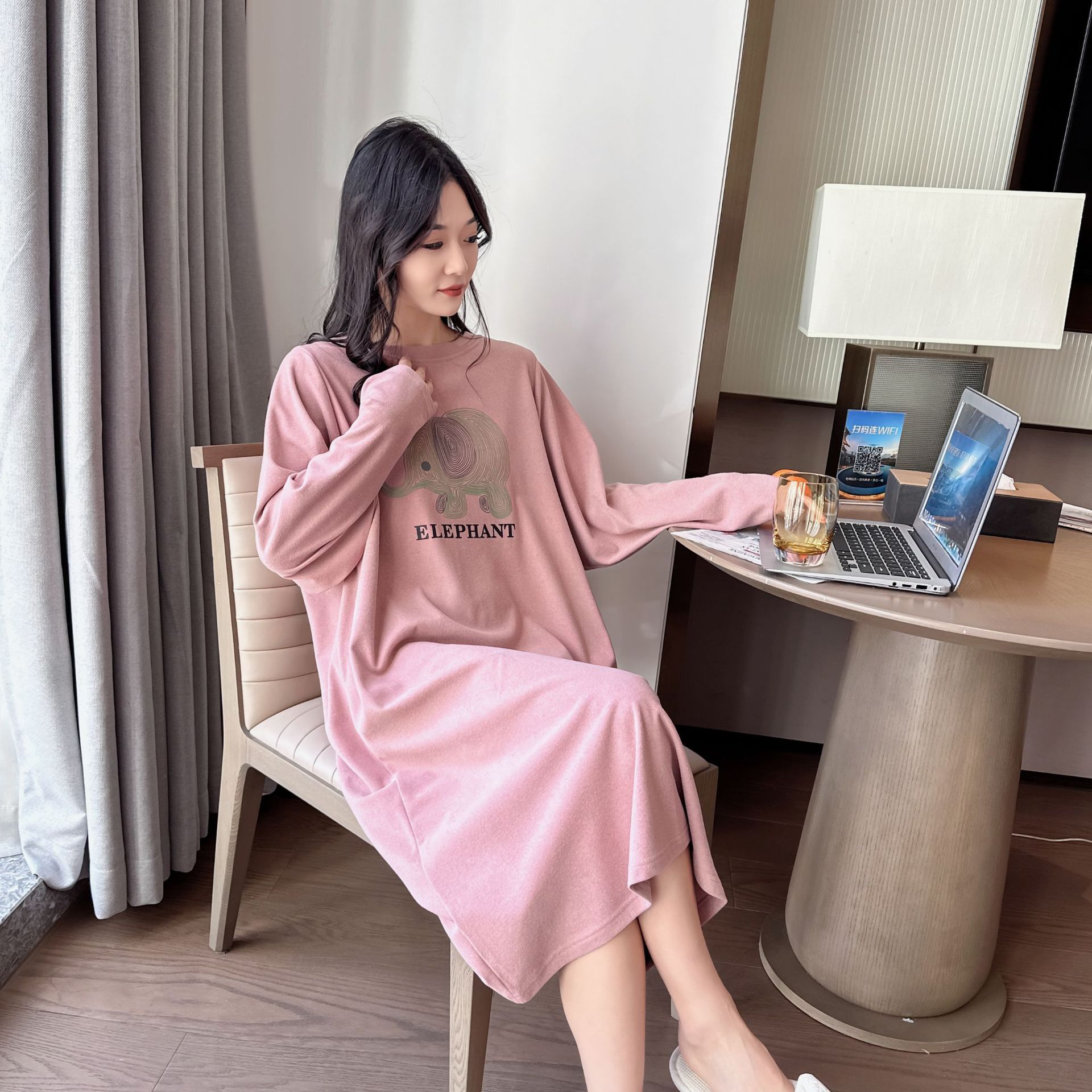 Một chiếc xe lặn hai mặt mới vào mùa thu và mùa đông.