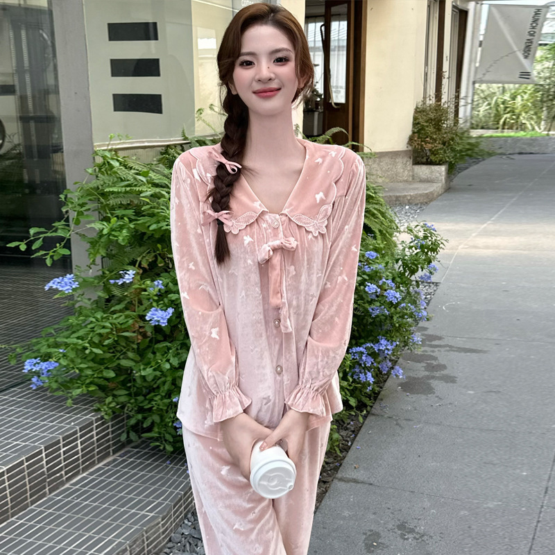 Hoa cúc nhung, công chúa Sweets, làm ấm áo sơ mi và còng tay dài cho bộ đồ nhà mùa đông.