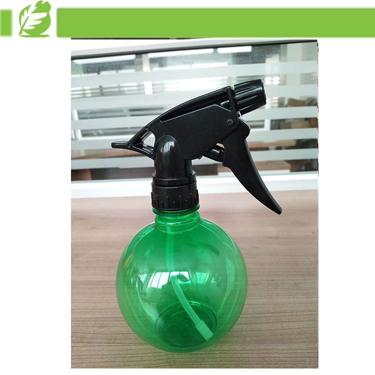 Sản xuất các loại bình đựng nước hình cầu, bình xịt nhựa A bán buôn, dụng cụ làm vườn đa năng